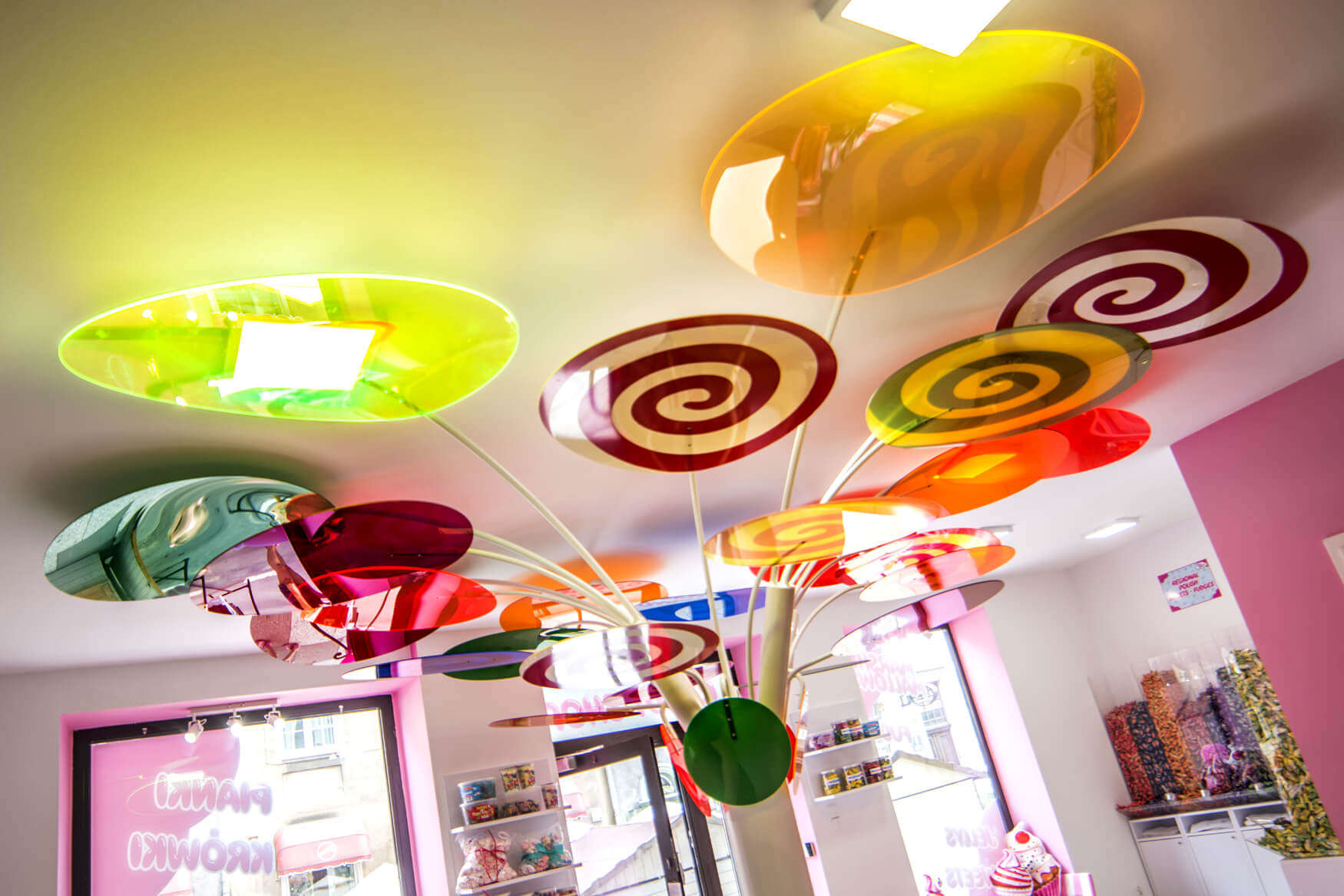 Lollipop - art design - allestimento del negozio in plexiglas